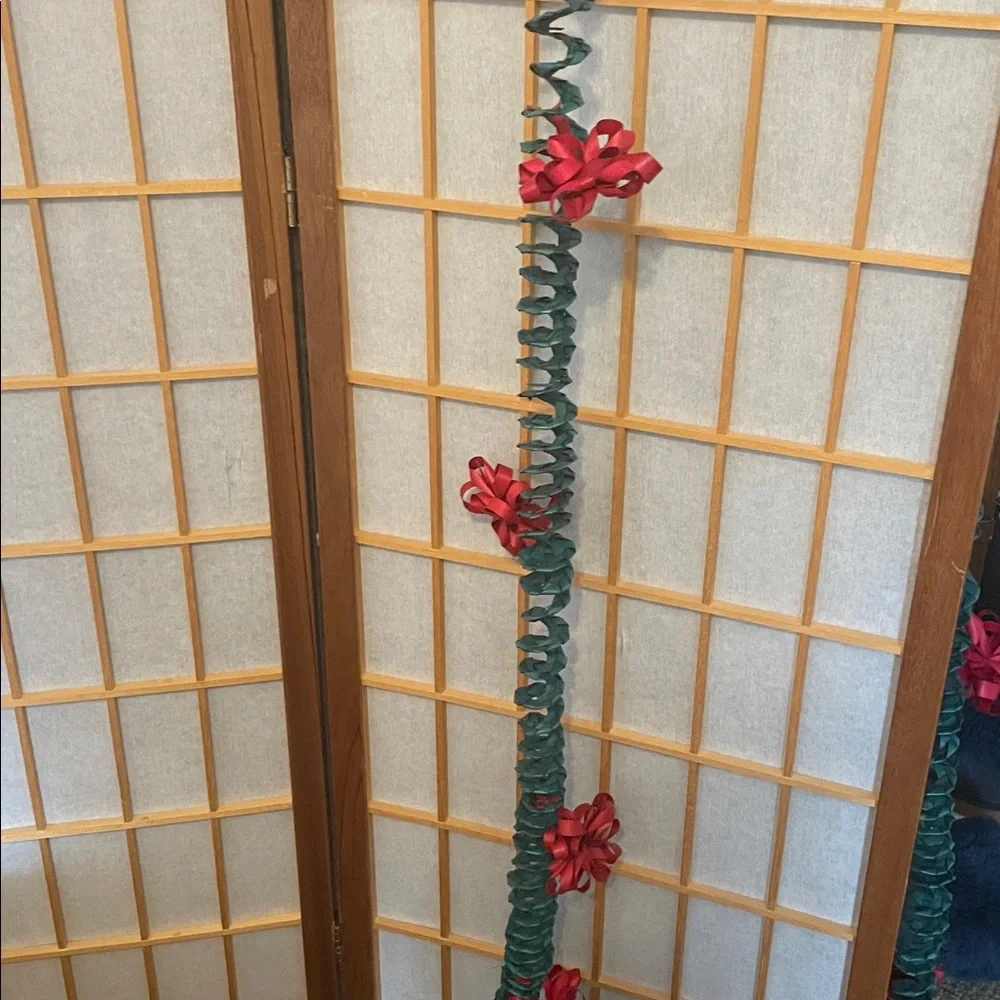 Vintage Hand-Made 70’s Festive Green and Red Holly Paper Garland